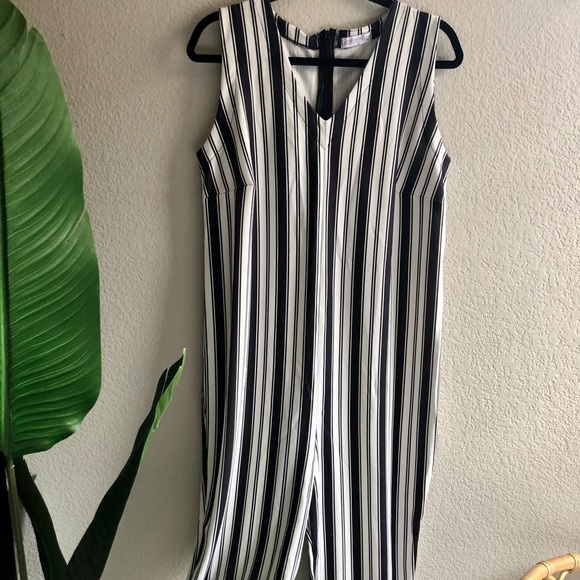 NWOT ASOS Maternity Jumpsuit - Picture 3 of 6